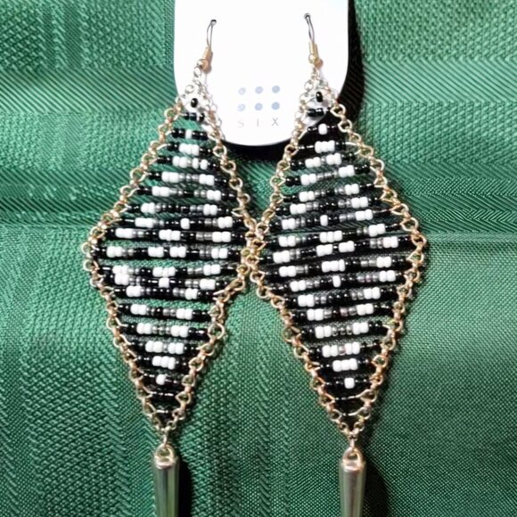 Three pairs of Click Six Dangle Earrings! - Picture 5 of 11